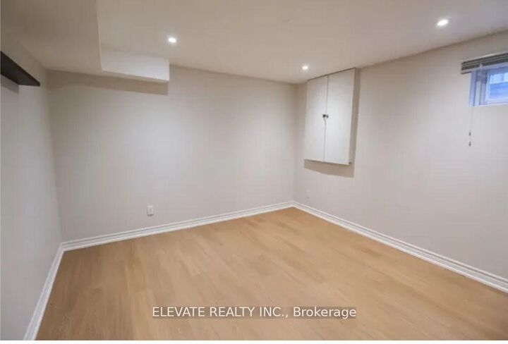 Property Photo:  66 Willowbrook Road Lower  ON L3T 5K8 