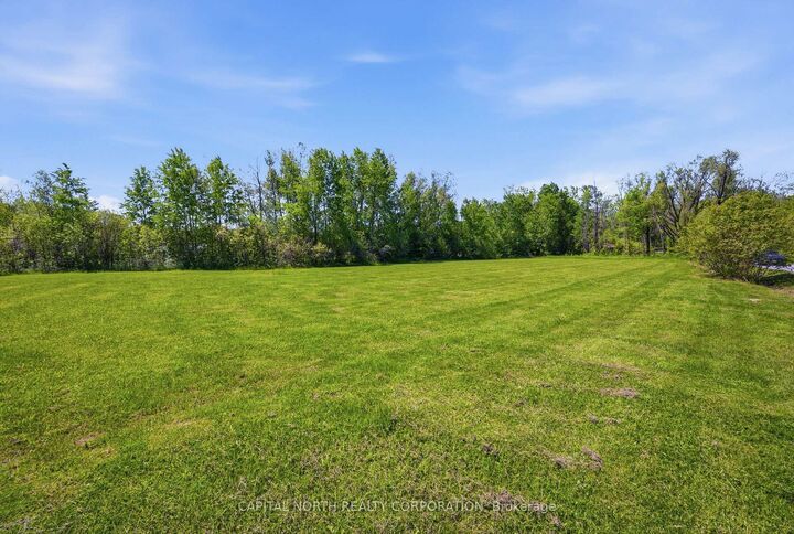 Property Photo:  26375 Woodbine Avenue  ON L4P 3E9 