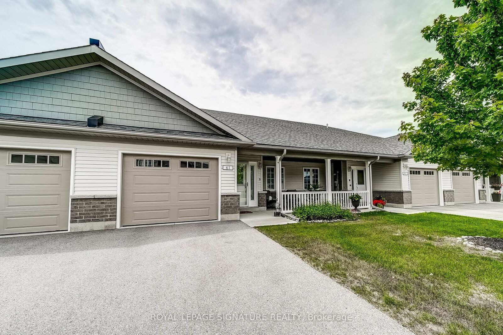 Property Photo:  61 Ivy Crescent  ON L9Z 0H8 
