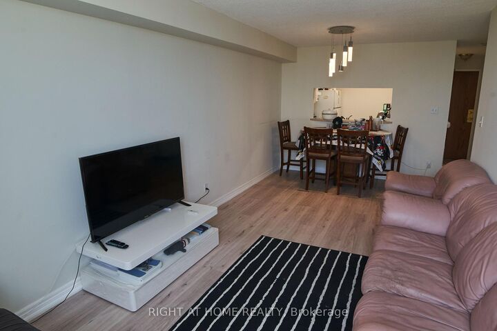 Property Photo:  1700 Eglinton Avenue E 609  ON M4A 2X4 