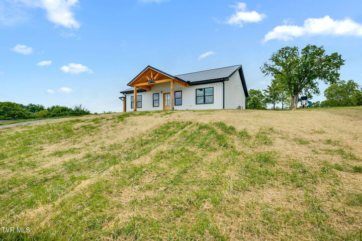 Property Photo: 808 New Beason Well Road TN 37660