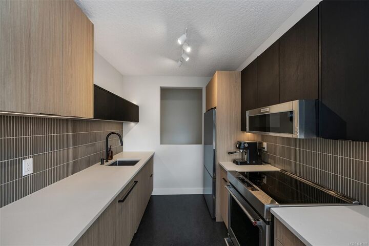 1030 Yates St #509 — photo 1