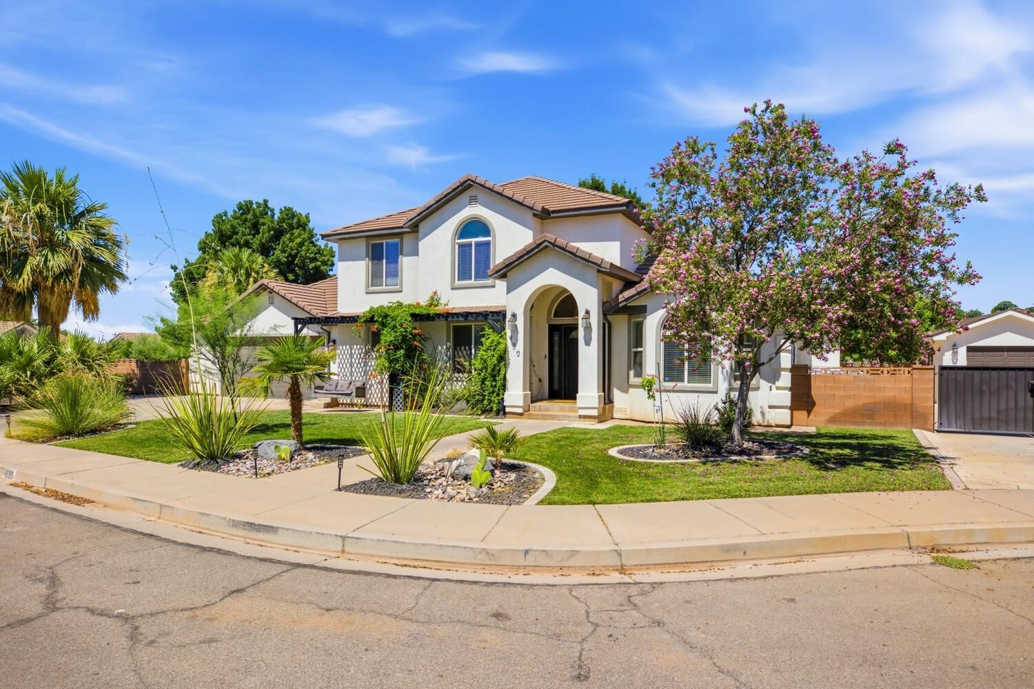 Property Photo:  930 S Indian Cir  UT 84780 