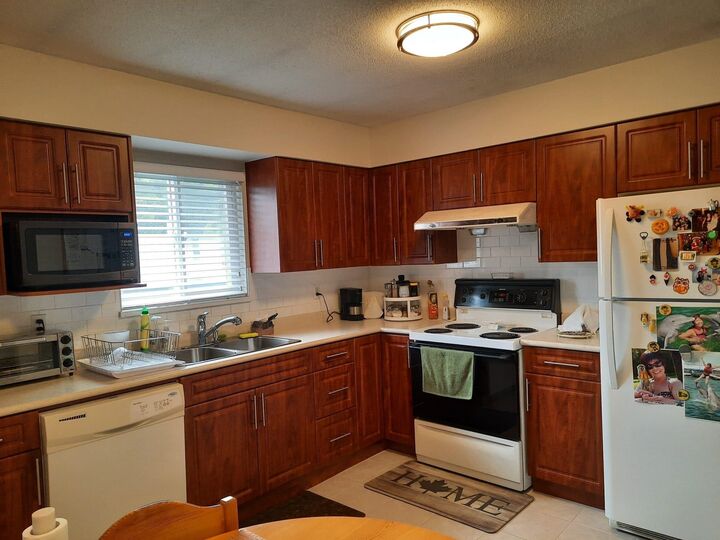 Property Photo: 332 Avalon Drive BC V3H 2X8