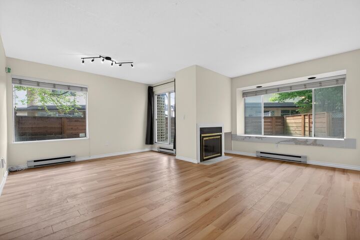 Property Photo:  7611 Moffatt Road 8  BC V6Y 1X9 