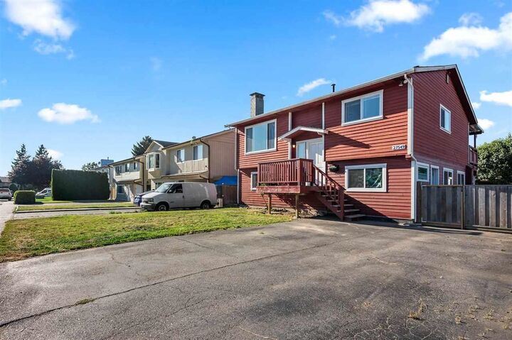 Property Photo:  27549 31A Avenue  BC V4W 3L2 