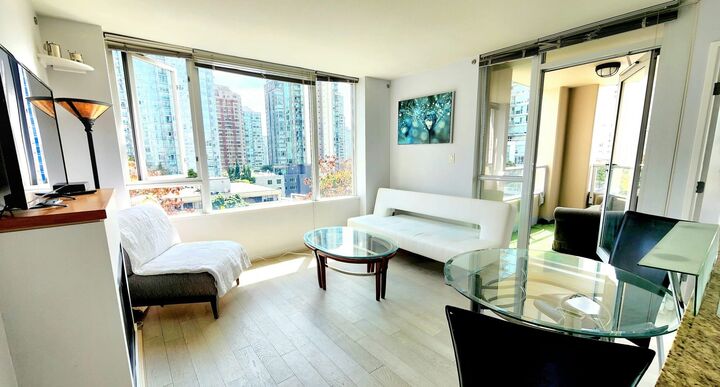 Property Photo:  822 Seymour Street 609  BC V6B 1L7 