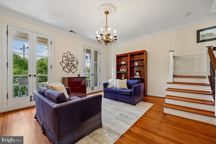 Property Photo:  126 E Street SE  DC 20003 