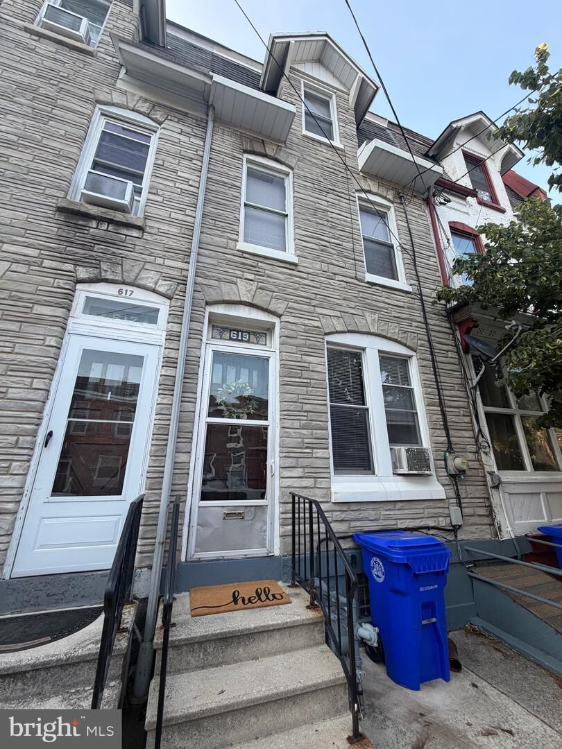 Property Photo:  619 Willow Street  PA 19602 