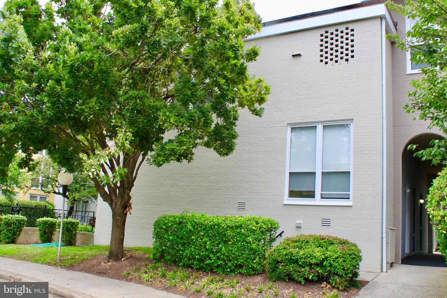 Property Photo:  46 G Street SW B  DC 20024 
