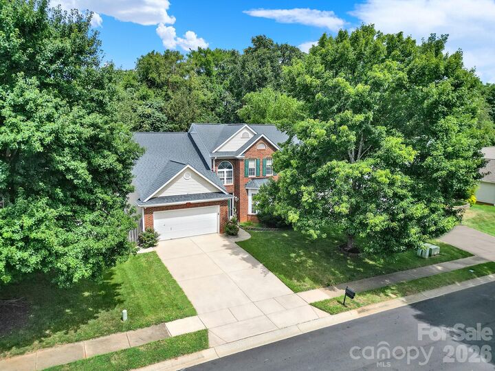 Property Photo: 10918 Chamberlain Hall Court NC 28277