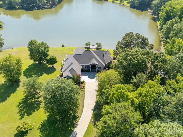 Property Photo: 747 Shoreline Drive SC 29720