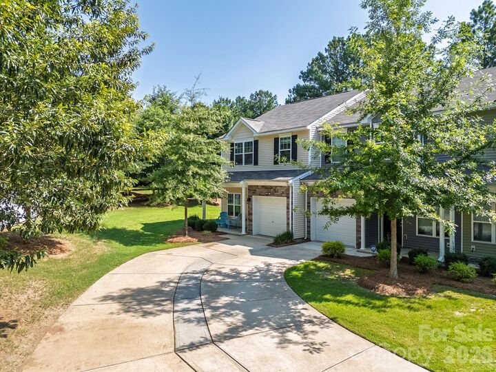 Property Photo: 13505 Browhill Lane NC 28278