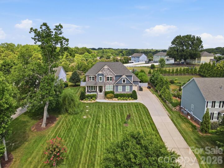 Property Photo: 142 Farm Knoll Way NC 28117