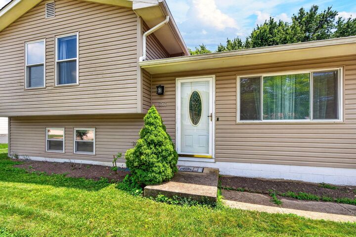 Property Photo: 8767 Hubbard S Drive OH 43119