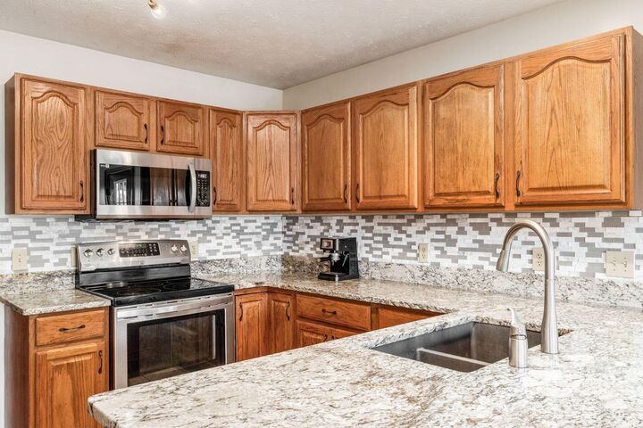 Property Photo:  9820 Basil NW Road  OH 43105 