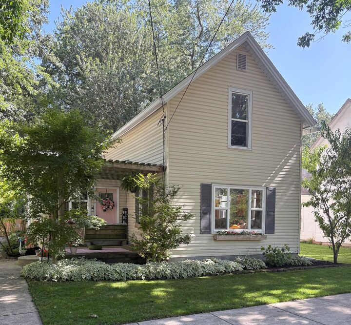 Property Photo: 204 E Blagrove Street OH 43344