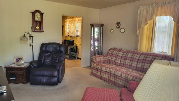 Property Photo: 137 Redmond Road OH 43228