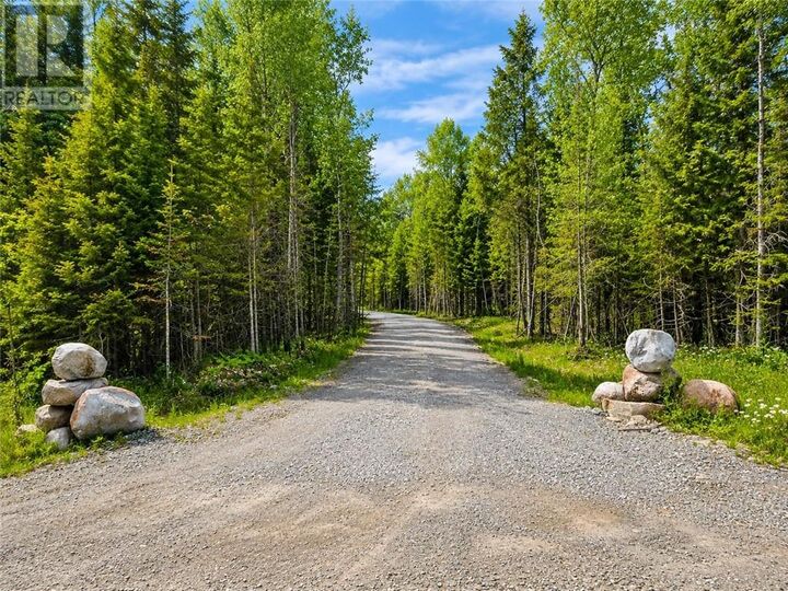 Property Photo:  392 Goose Gap Cres.  ON P0P 1H0 