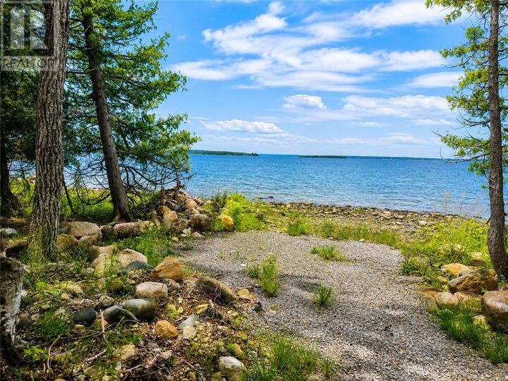 Property Photo:  392 Goose Gap Cres.  ON P0P 1H0 