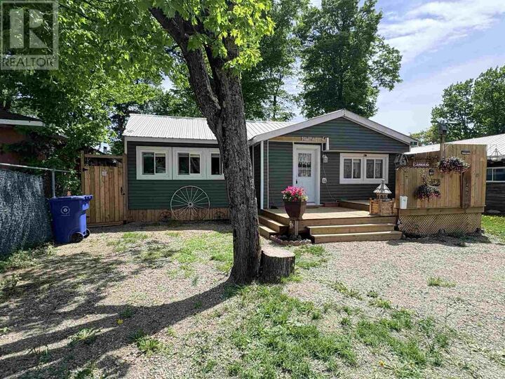 Property Photo: 8 Wildwood Dr ON P6A 5K7