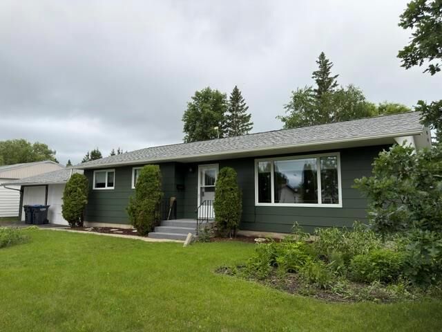 Property Photo:  118 McKenzie Street South  MB R0J 1Z0 