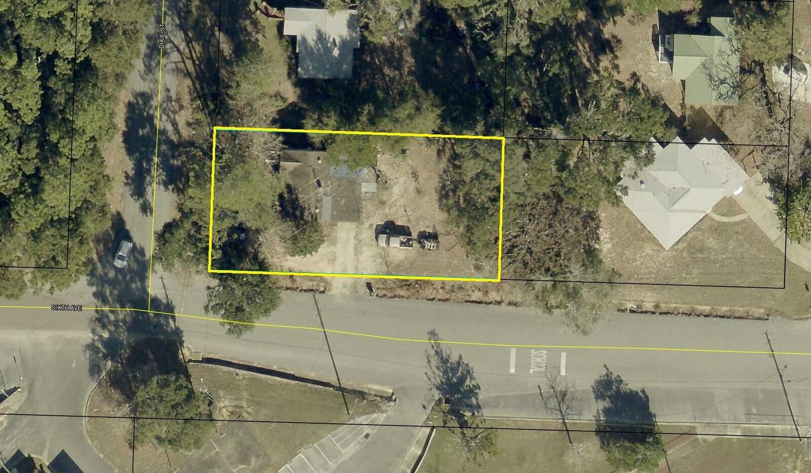 Property Photo: 602 Dixie Street FL 32536