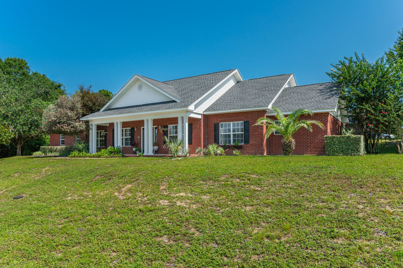 Property Photo: 201 Seneca Trail FL 32536