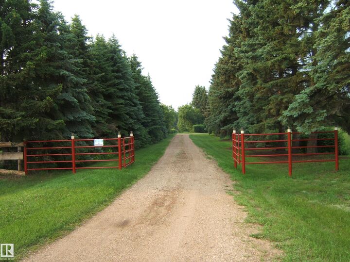 Property Photo:  163062 Twp Rd 565  AB T0B 0C0 