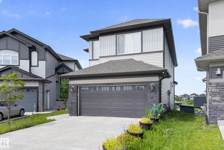 Property Photo:  2460 15 Avenue NW  AB T6T 2L3 