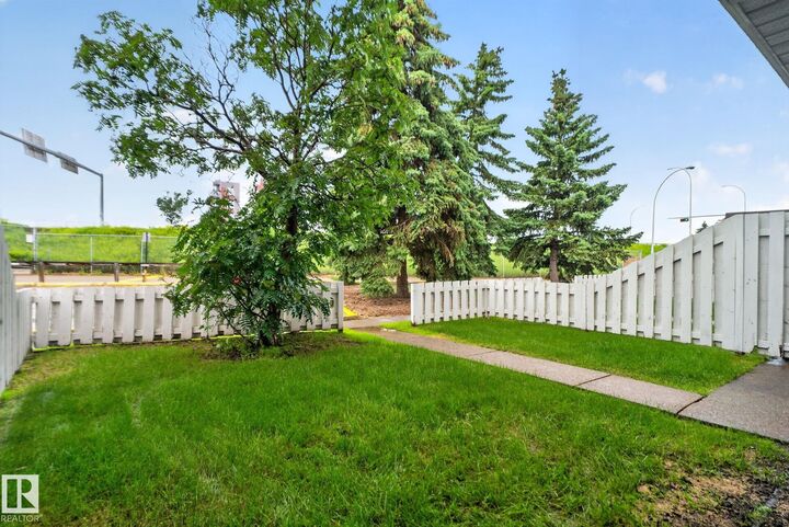 Property Photo: 2908 116A Avenue NW 401 AB T5W 4R7