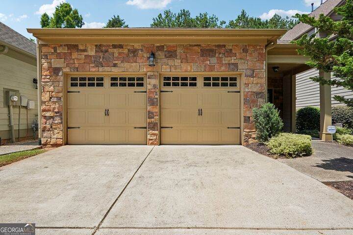 Property Photo: 204 Oakleaf Drive GA 30102
