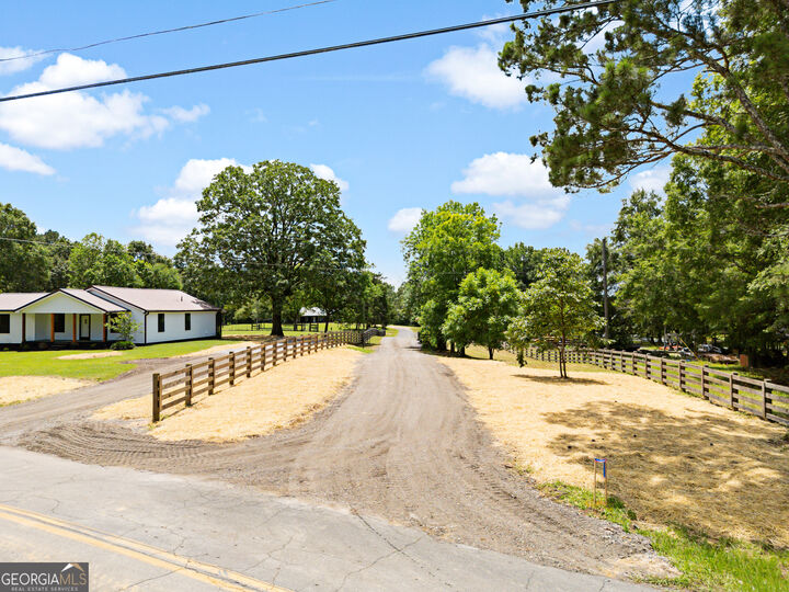 Property Photo: 1571 Livingston Road SW GA 30161
