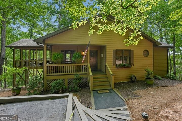 Property Photo: 1482 Valley View Drive GA 30143