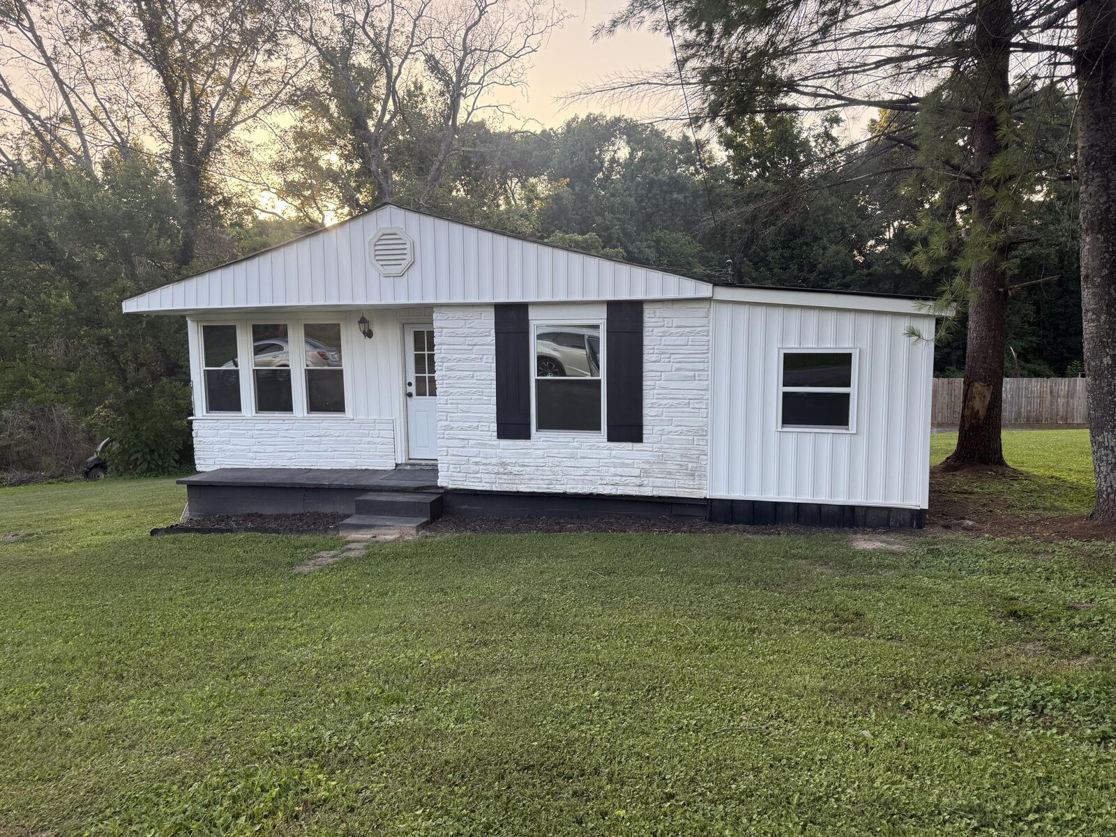 Property Photo:  901 Jacobs Avenue  AL 35740 