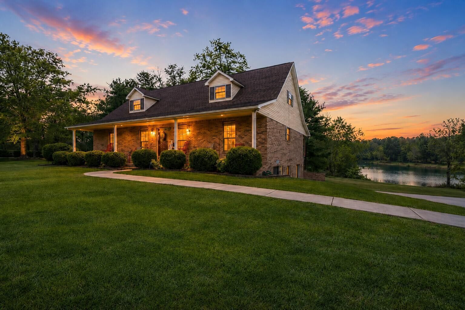 Property Photo: 733 County Road AL 35958