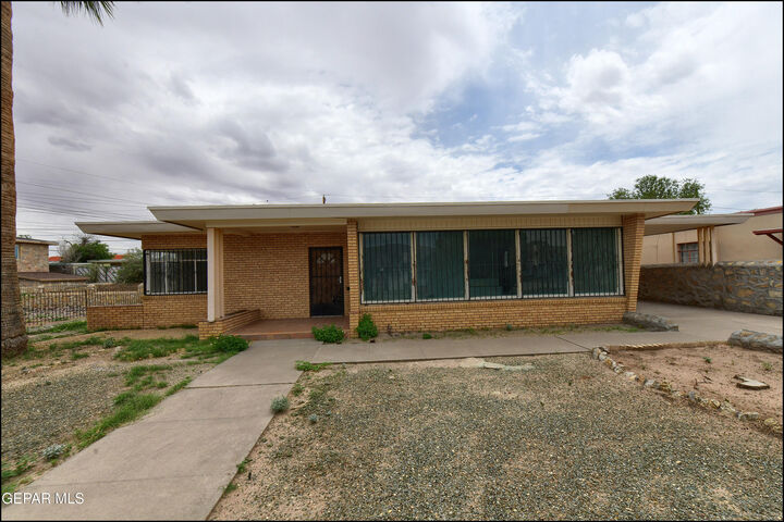 Property Photo:  2420 Hawley Circle  TX 79903 