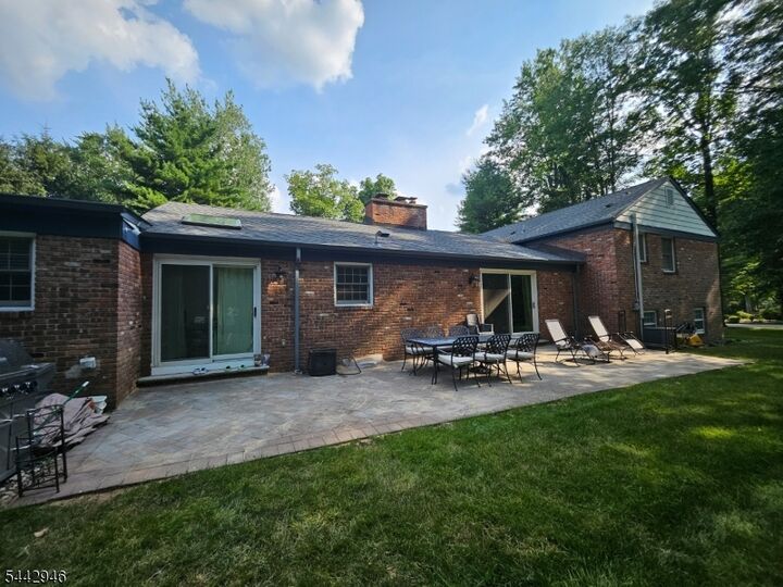 Property Photo:  9 Fox Rd  NJ 07045 