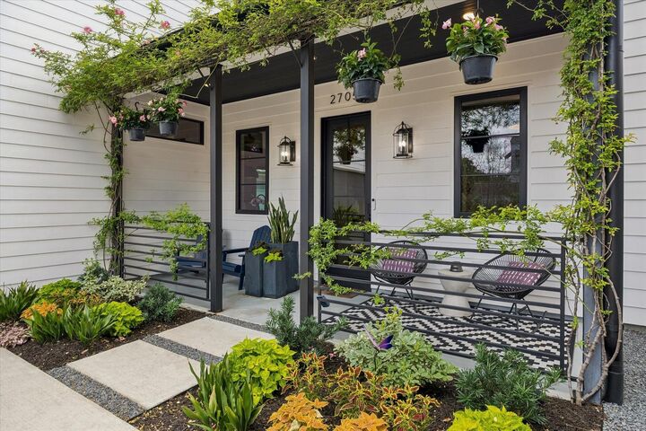 Property Photo: 2705 Julian Street TX 77009