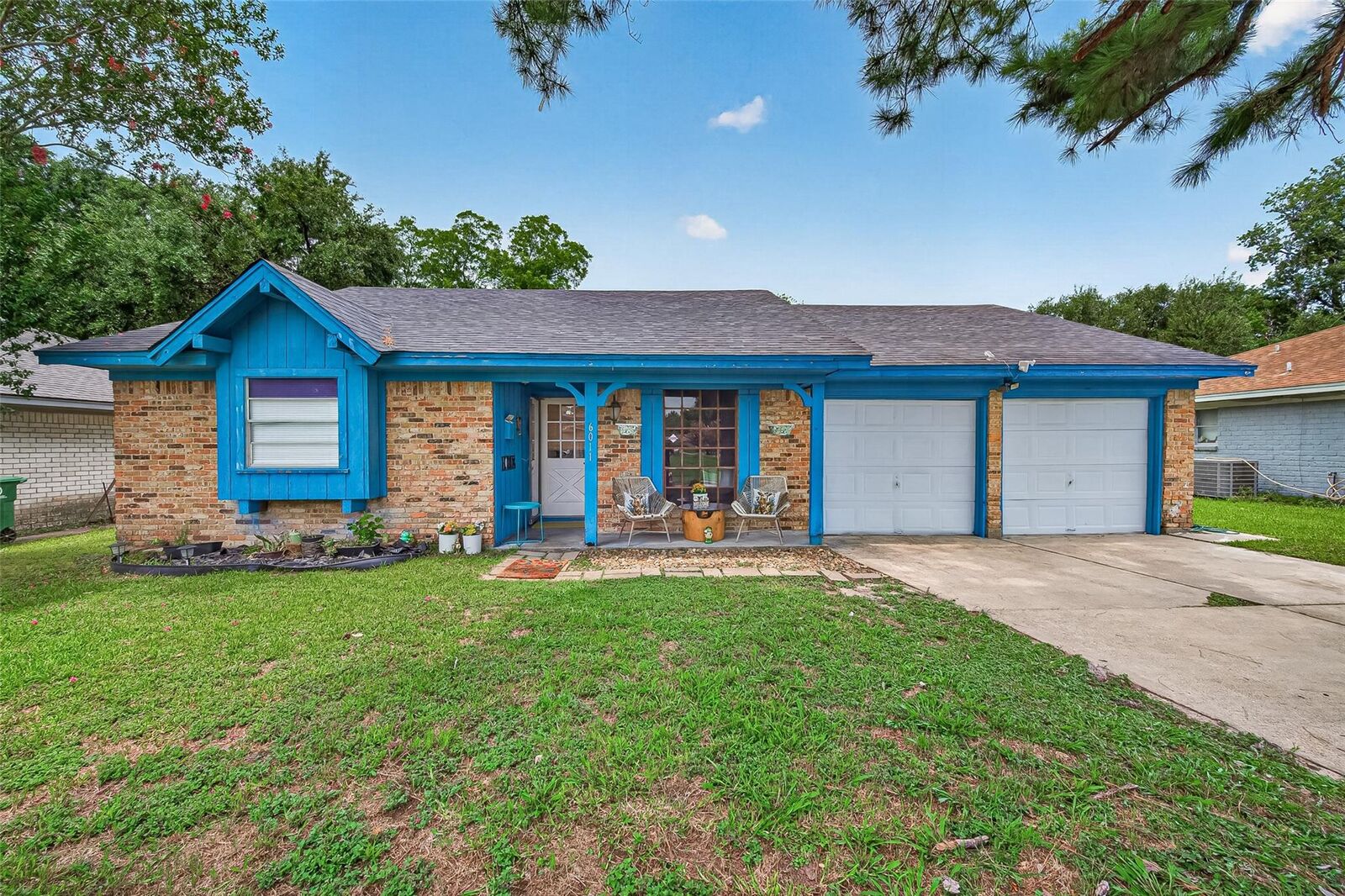 Property Photo: 6011 Knotty Wood Drive TX 77092