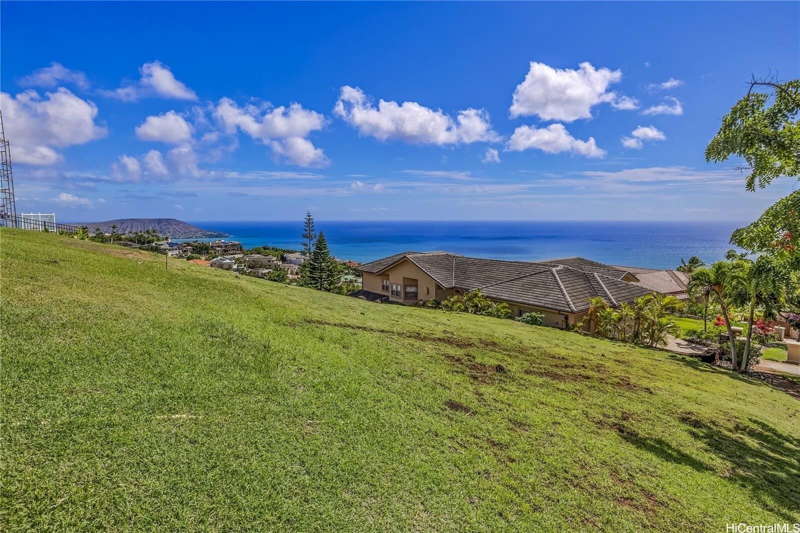 Property Photo:  549 Moaniala Street  HI 96821 