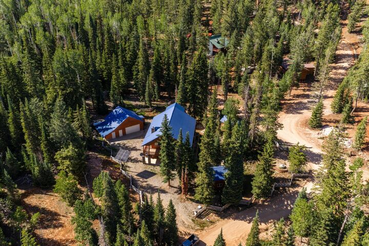 Property Photo: 250 Silver Spruce Dr UT 84762