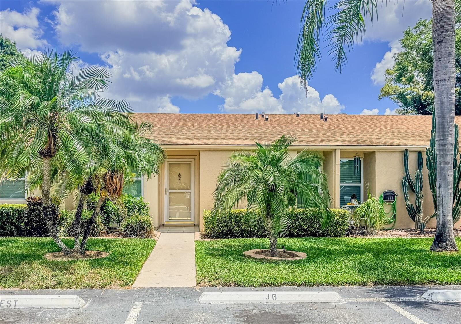 Property Photo: 2604 Woodgate Lane J6 FL 34231