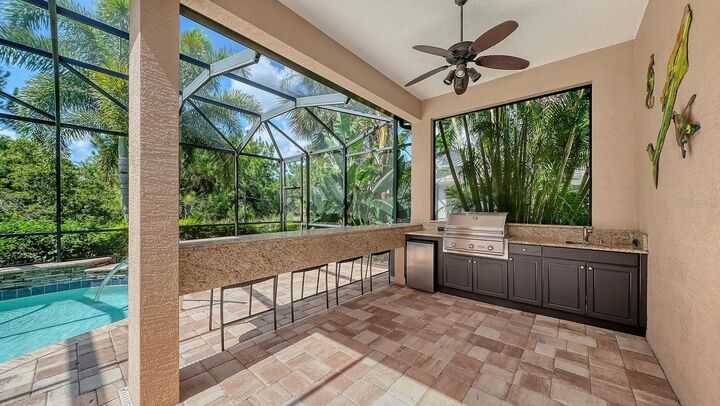 Property Photo:  7640 Haddington Cove  FL 34202 