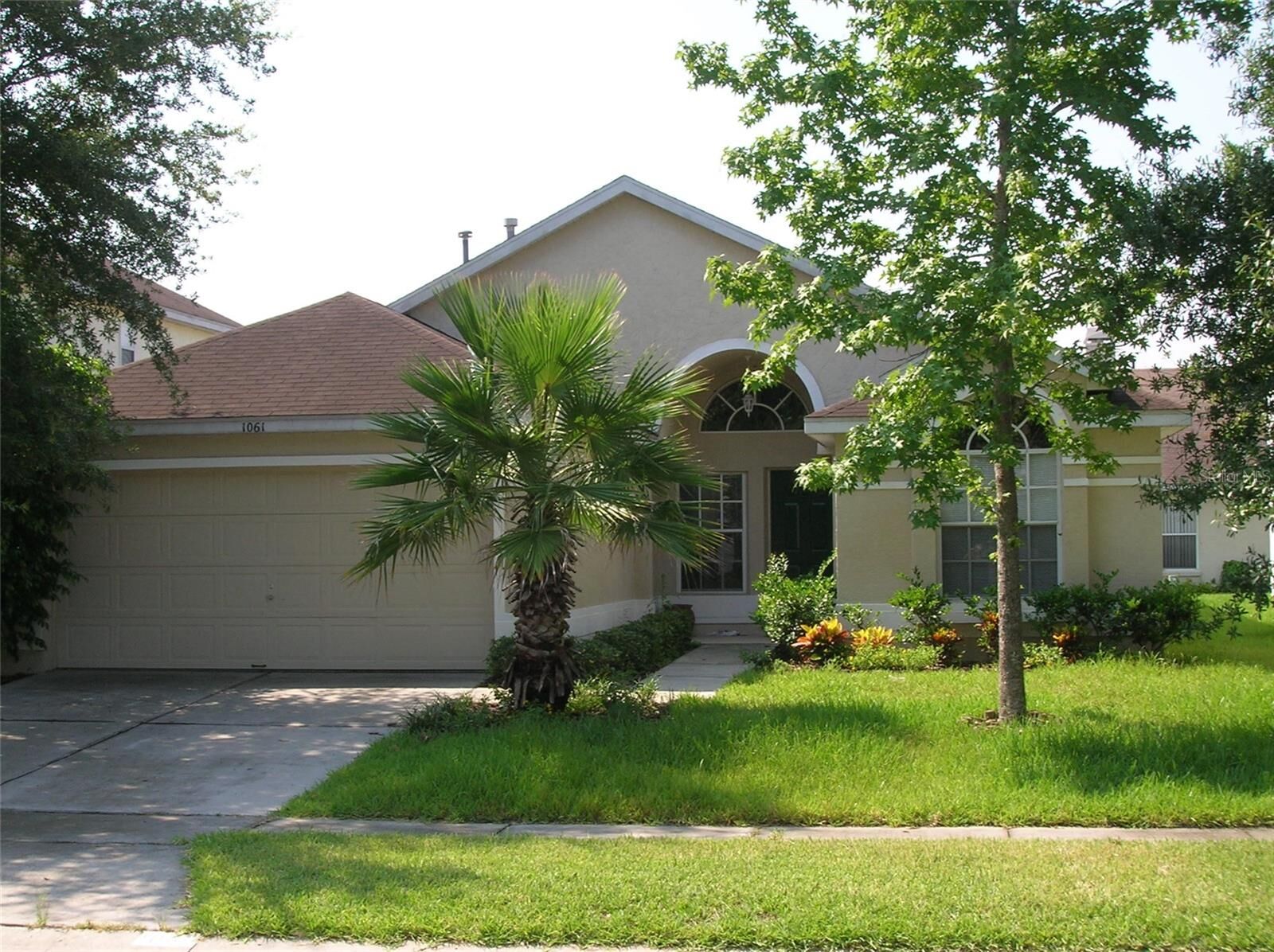 Property Photo: 1061 Ballyshannon Parkway FL 32828