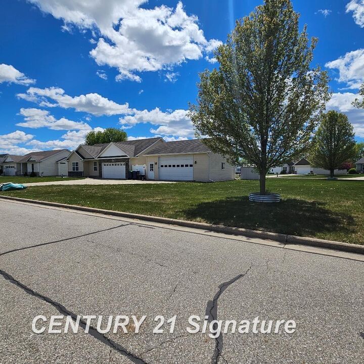 Property Photo: 3891 Mystic Trail MI 48603-8505
