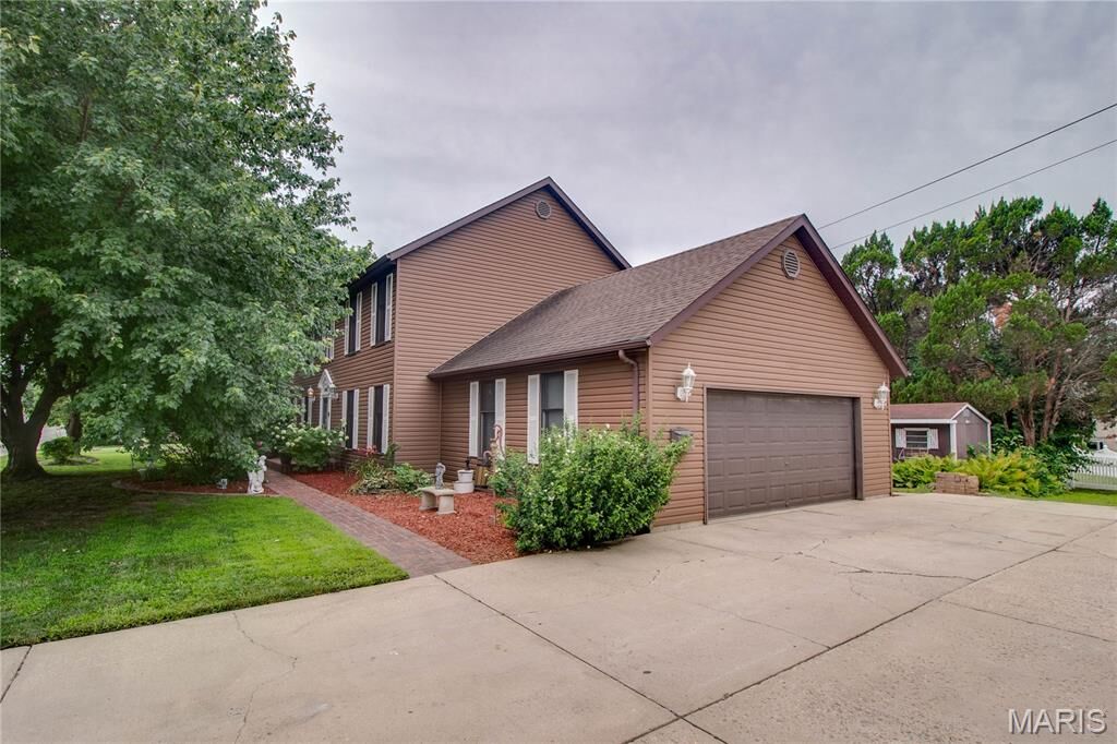 Property Photo: 3413 Maryville Road IL 62040