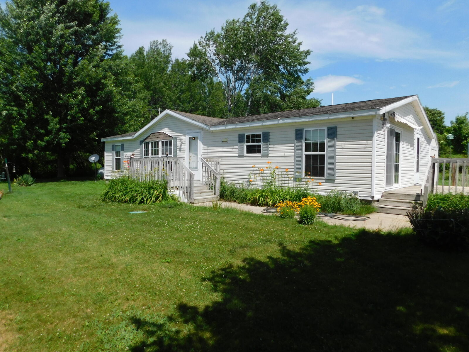 Property Photo:  250 N Davis Street  MI 49638 