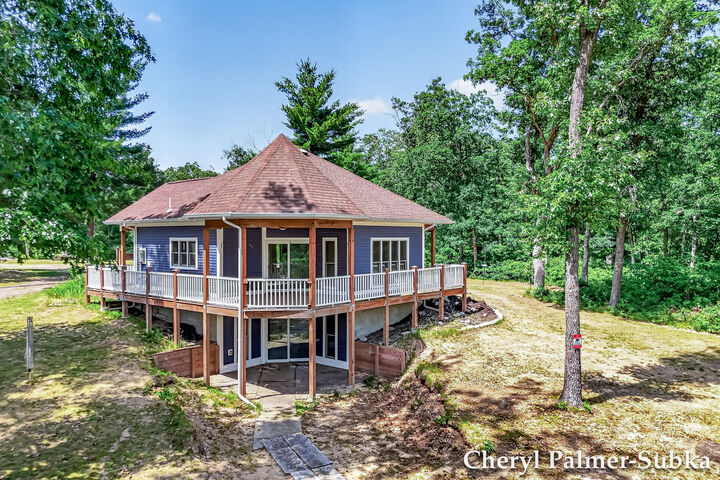 Property Photo: 8090 E Lake Road MI 49457