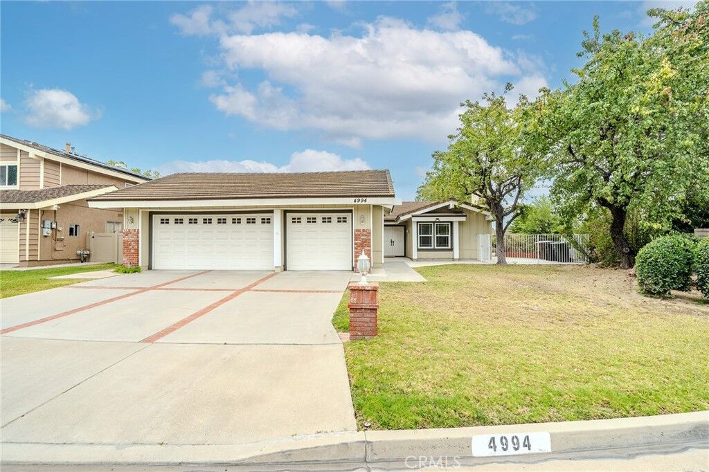 Property Photo:  4994 Via Rosa  CA 92887 